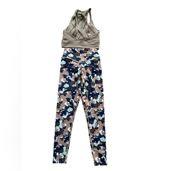 Balance Athletica Vitality Camo Leggings and sports bra size small - Picture 4 of 11